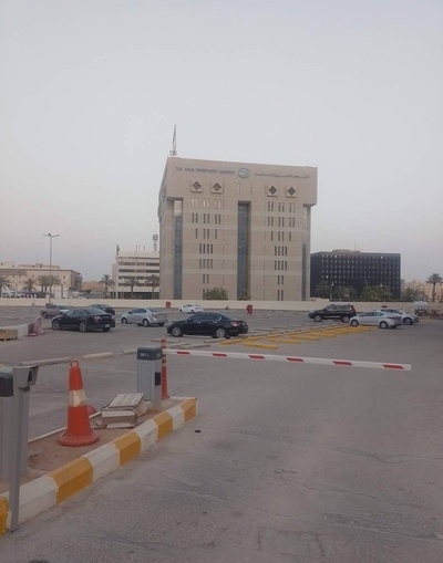 أرض تجارية في مدينة الرياض مستغلة كمواقف سيارات